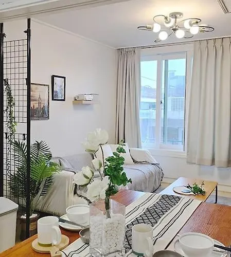 Villa Cozy Near Hongdae & Sinchon Station 4min For Max 6 Seoul